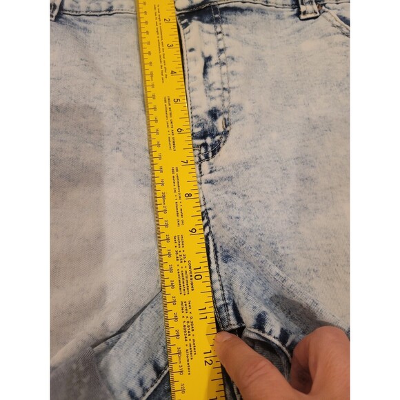 Forever 21 Plus Size Women 16 Stone Wash Jean Denim Shorts Rolled Distressed - Picture 5 of 6